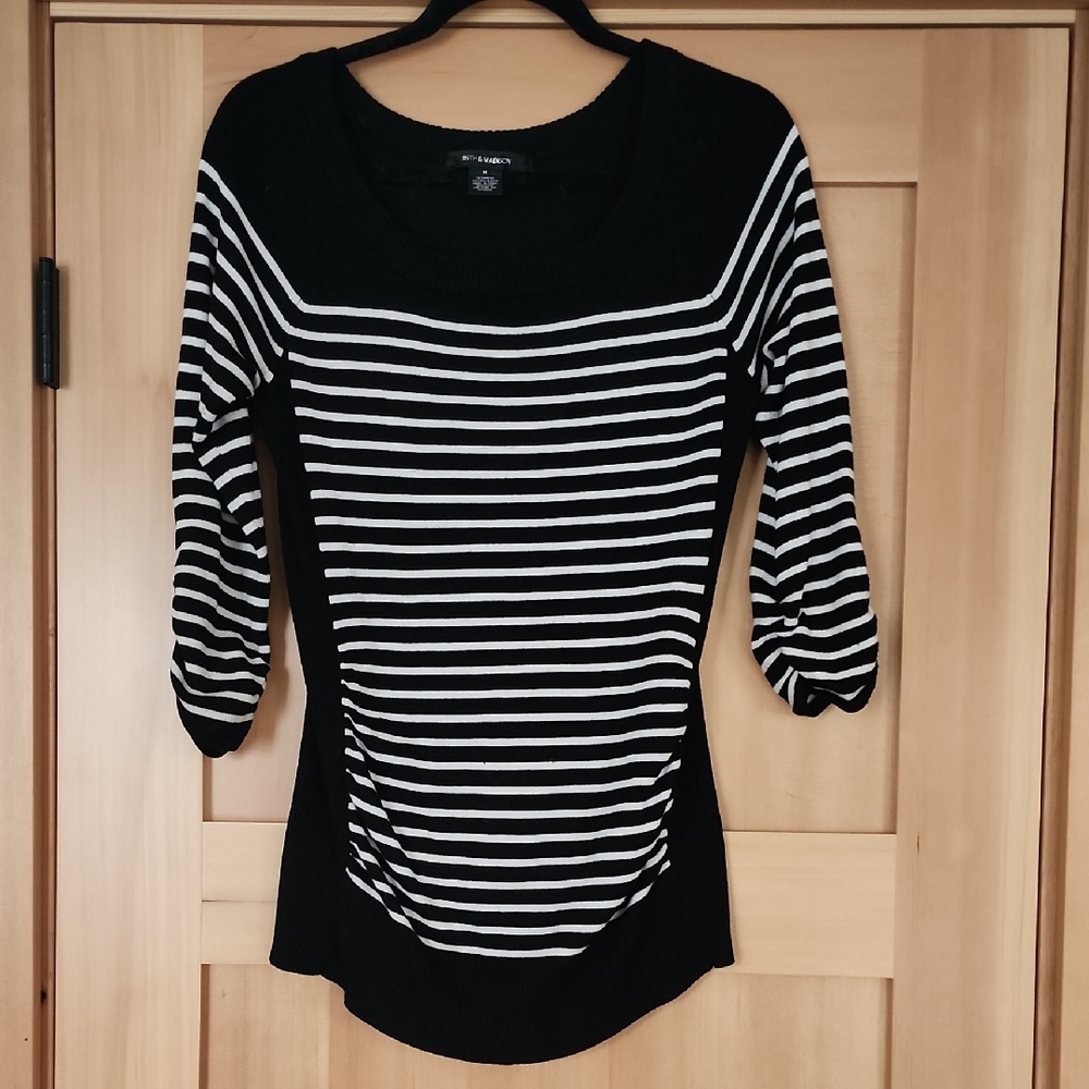 89th & Madison Black and White Striped Long Sleeve Top